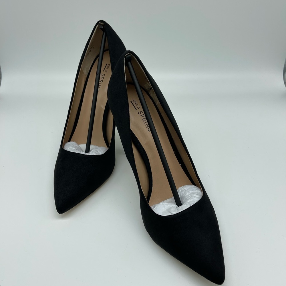 Merona  pumps size 7 1/2 Black (New in box) suede look man made fabric